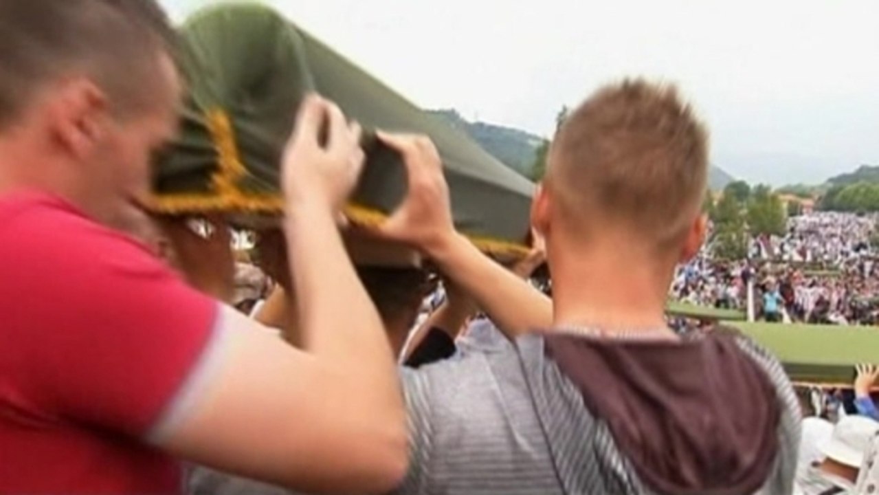 Bosnia reburies more than  400 more victims of Srebrenica massacre