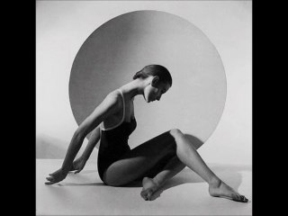 Paul  Horst Photographer  1906 - 1999  [Eddie Higgins Trio - Smoke Gets In yours Eyes]