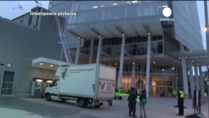 Çevreci örgüt Greenpeace üyeleri bu kez gözlerini...