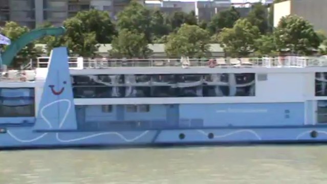 TUI Melodia von aussen TUI Melodia Flusskreuzfahrtschiff TUI FlussGenuss