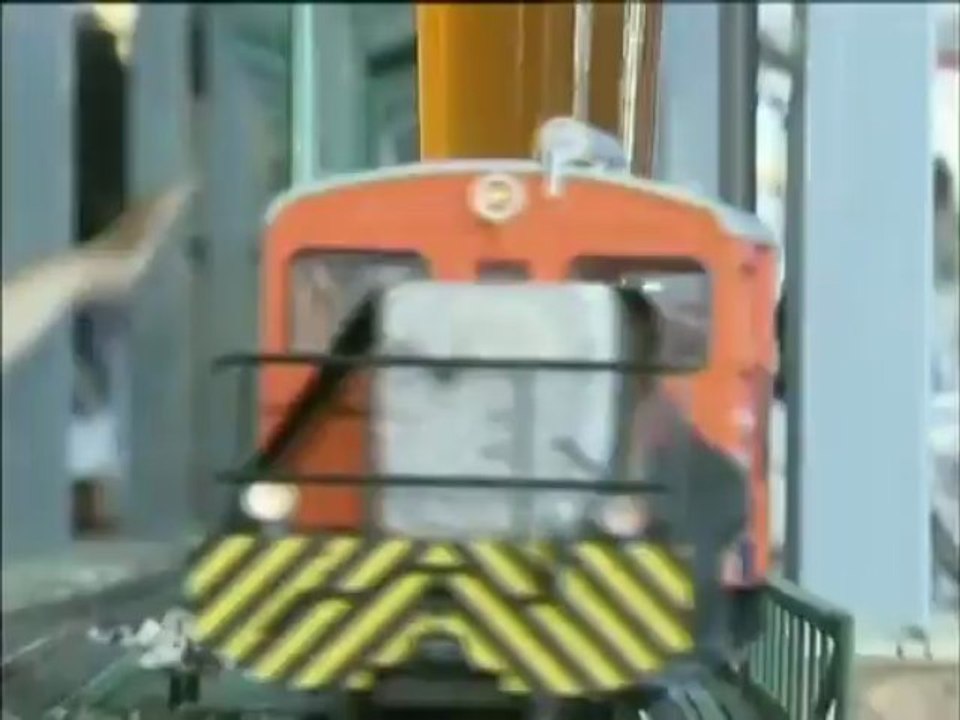 A Prague, un petit train vient vous servir des bières