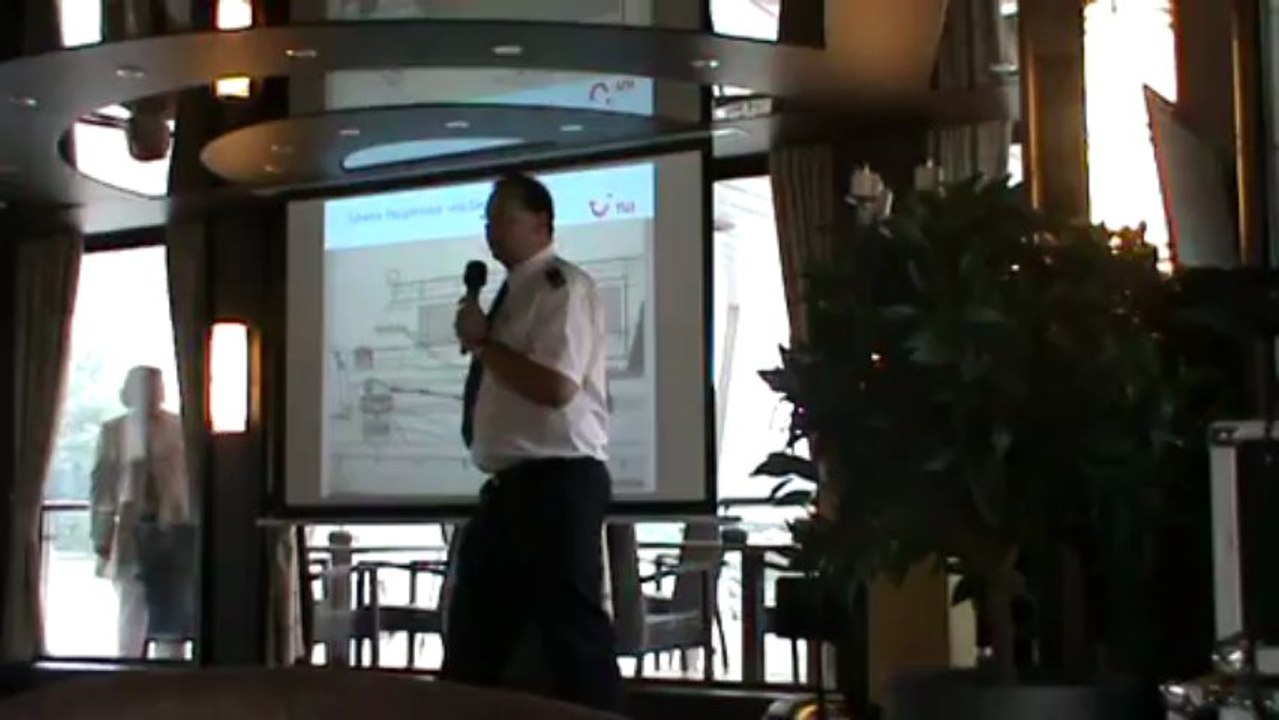 TUI Allegra Zumba Tanzkurs auf Deck Flusskreuzfahrtschiff TUI Allegra TUI FlussGenuss