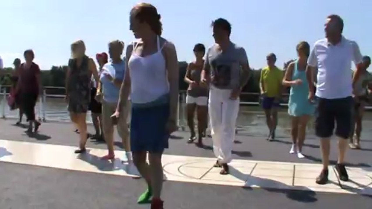 TUI Allegra Zumba Tanzkurs auf Deck Flusskreuzfahrtschiff TUI Allegra TUI FlussGenuss