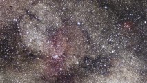 Naissance d'une étoile géante observée par les télescopes d'Alma