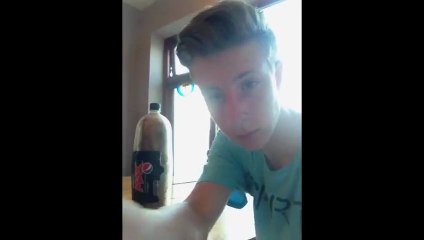 Explosion d'une bouteille de Pepsi