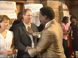 TB Joshua en français - Guérison de Hernie Discale