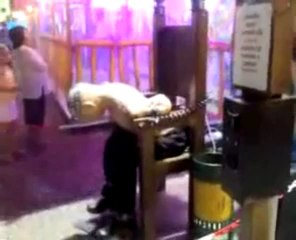 Chaise électrique dans un parc d'attraction