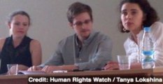Snowden Renews Asylum Plea, Meets Human Rights Groups