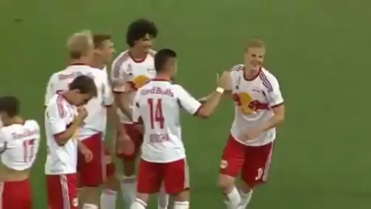 Martin Hinteregger marque un but de 65 mètres !