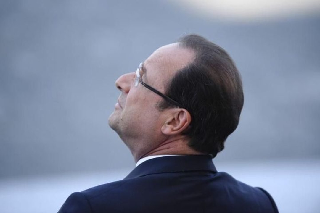 ZAPPING ACTU DU 15/07/2013 - 14 juillet: François Hollande est hué par des opposants au mariage pour tous