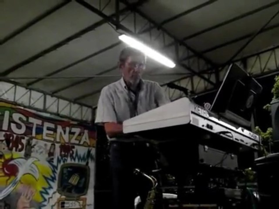 MUSICA E BALLO CON DAVIDE SAX A BRUGHERIO (3 of 3)