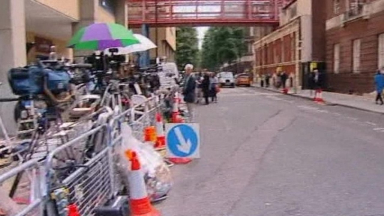 Media gather ahead of royal birth
