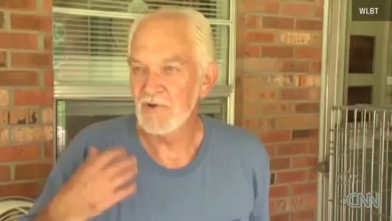 SQUIRREL ADOPTED BY CAT LEARNS TO PURR