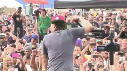 Redman Lets the Crowd Be Method Man for 'Da Rockwilder'