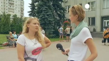 Ukraine crowd storms Kiev police station after alleged...