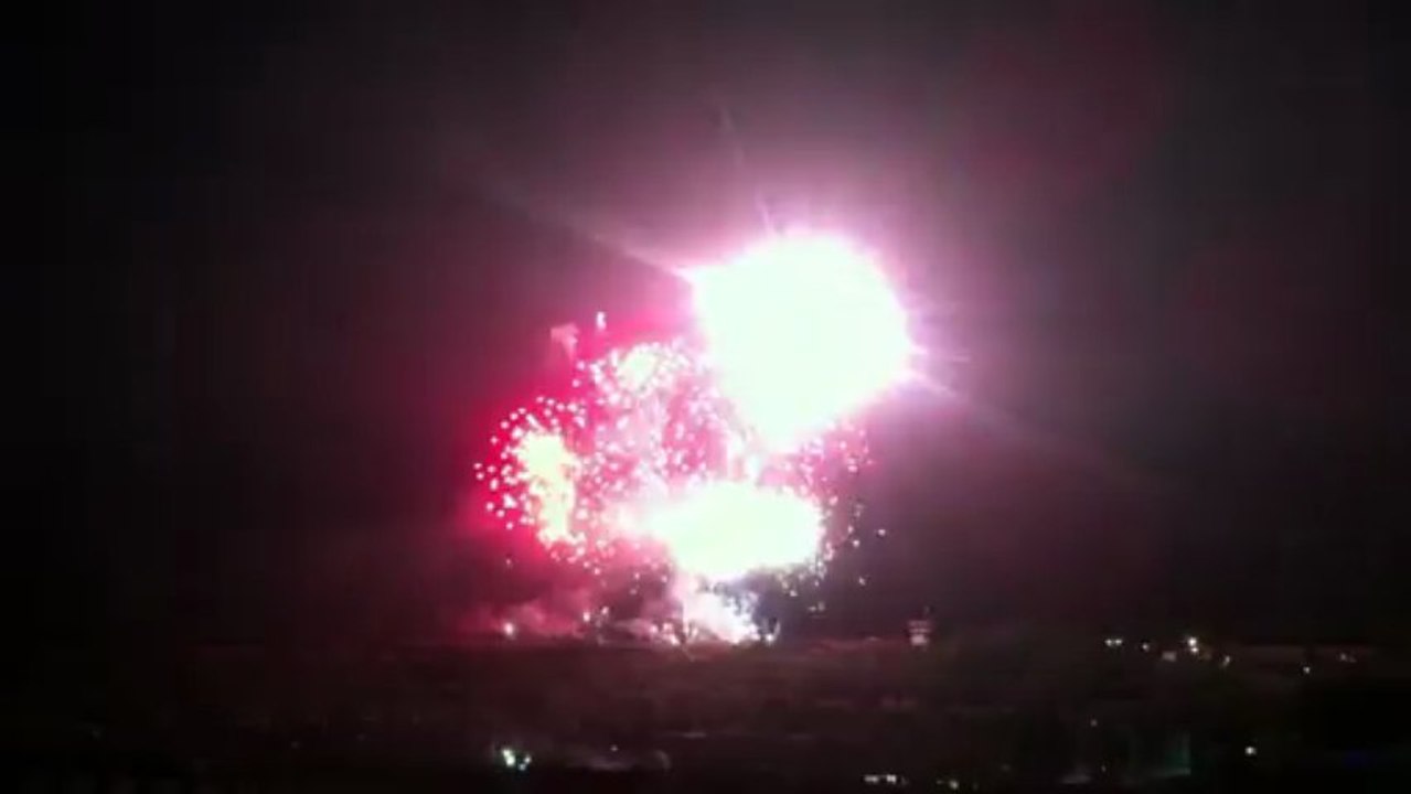 Bouquet final du feu d'artifice du 14 juillet à Boulogne-sur-Mer