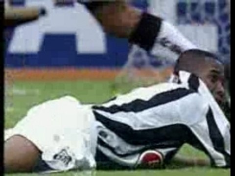 Drible humilhante de Robinho