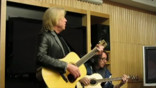 Justin Hayward - It's Cold Outside Of Your Heart ~ Acoustic(Spirits of the Western Sky)