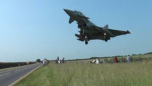 L'atterrissage d'un Eurofighter Typhoon vu de très près