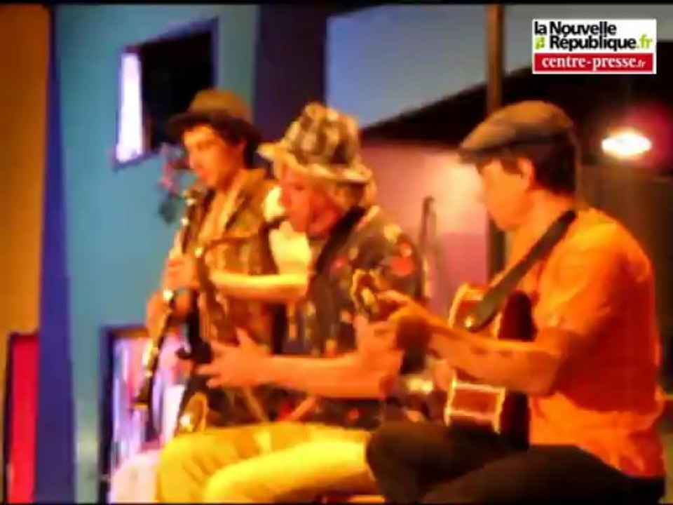 VIDEO. Châtellerault : les terminales de l'école de cirque en spectacle