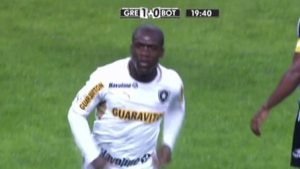 Clarence Seedorf fait encore parler sa technique de frappe !