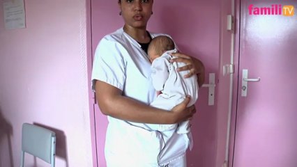 Les différentes façons de porter bébé dans ses bras-2