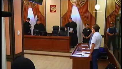 Russia: l'oppositore Navalny in libertà vigilata