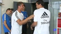 encounters players of Real Madrid Cristiano Ronaldo Kaka Xabi Ozil