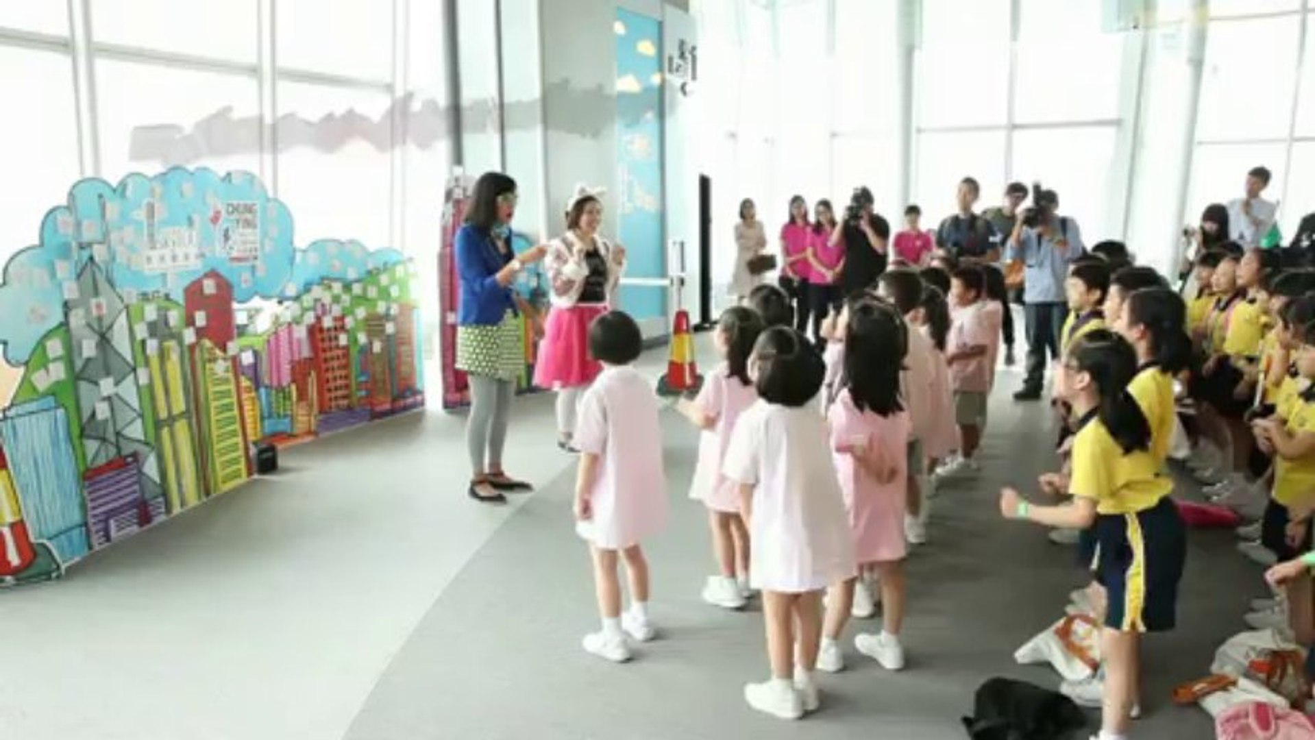 ⁣Sky-high Summer 3D Wonderland (English)