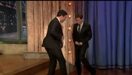 下载视频: Sam Rockwell Dancing on Late Night with Jimmy Fallon