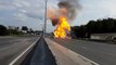 Explosion d'un camion qui transporte du Gaz - ENORME!