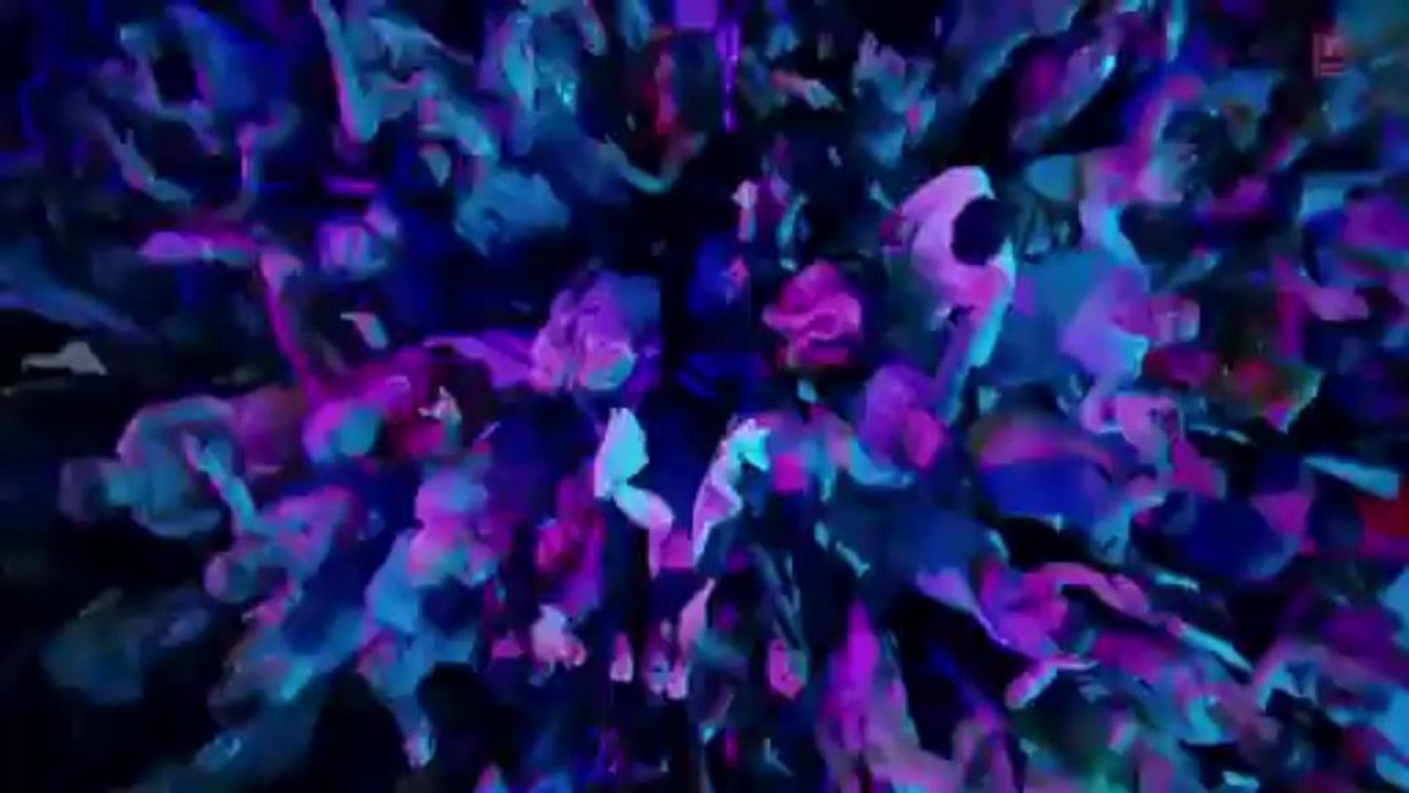 Dilli Wali Girlfriend Yeh Jawaani Hai Deewani Full HD Video Song _ Ranbir Kapoor, Deepika Padukone