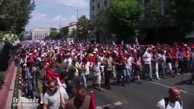 Des milliers de manifestants dans la rue à Athènes