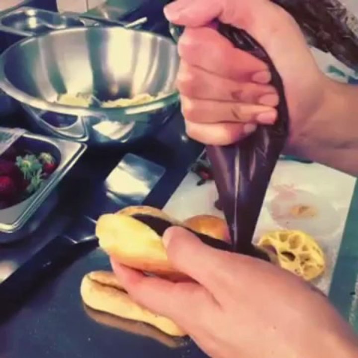 Profiterol ve Ekler Nasıl Doldurulur_