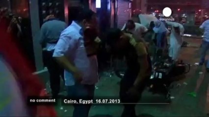 Une manifestation pro-Morsi dégénère au... - no comment