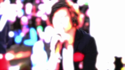 Harry Styles De-Pantsed