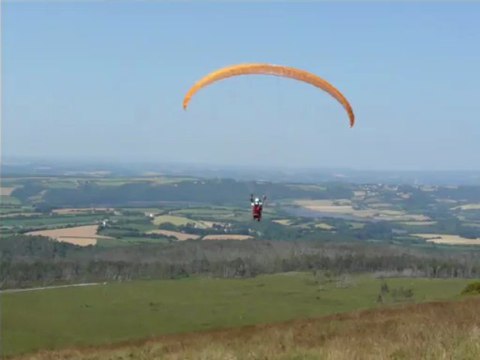 Baptême de parapente au Menez Hom