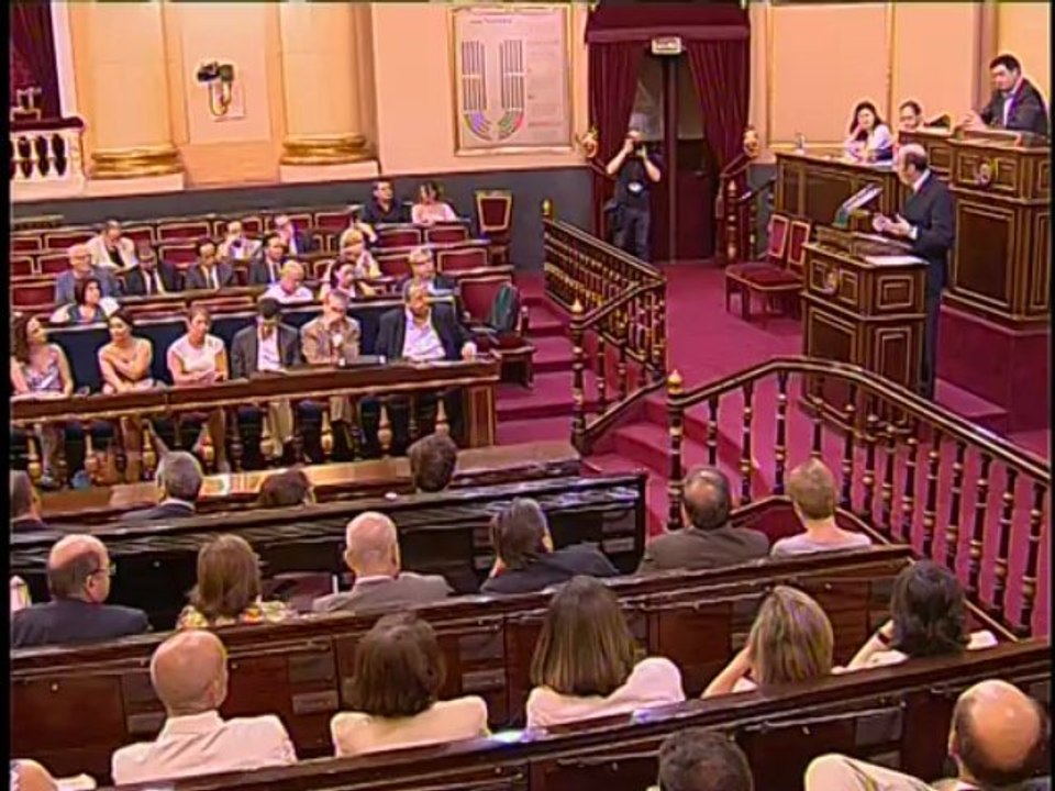 Rubalcaba presentará una moción de censura si Rajoy no va al Congreso
