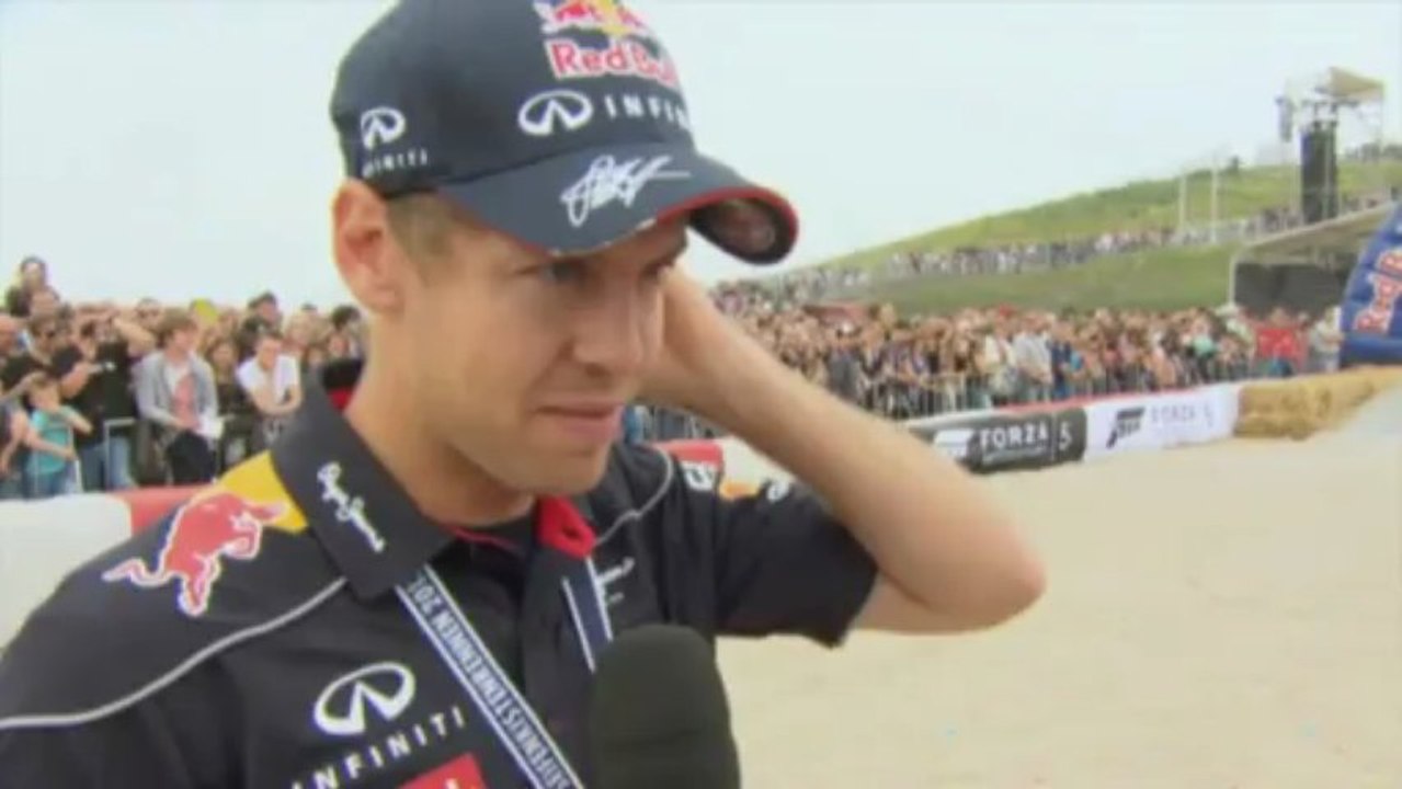 Vettel: Spaß im Super-Mario-Kostüm