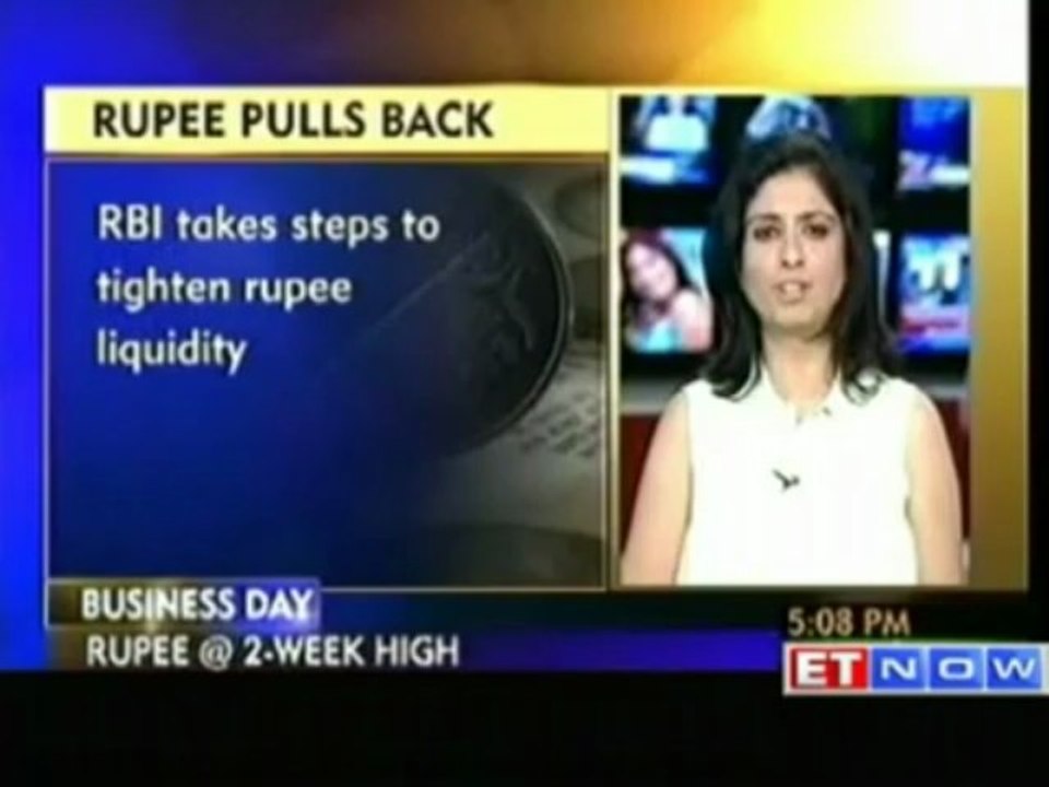 Rupee Gains 1% After RBI Takes Steps to Tighten Liquidity