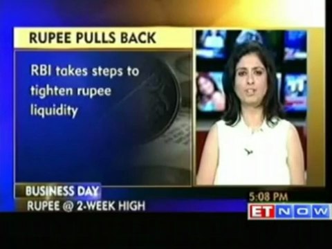 Rupee Gains 1% After RBI Takes Steps to Tighten Liquidity