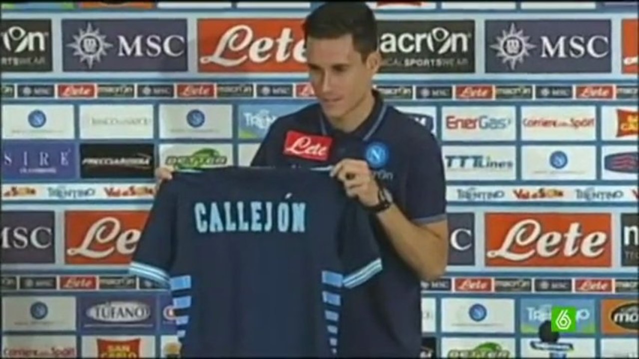 Napoli presents jose callejon