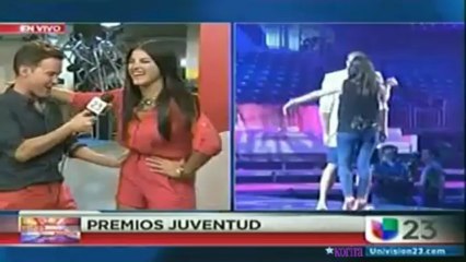 Tải video: Maite Perroni [@MaiteOficial] Ensayos de PJ || Univision 23