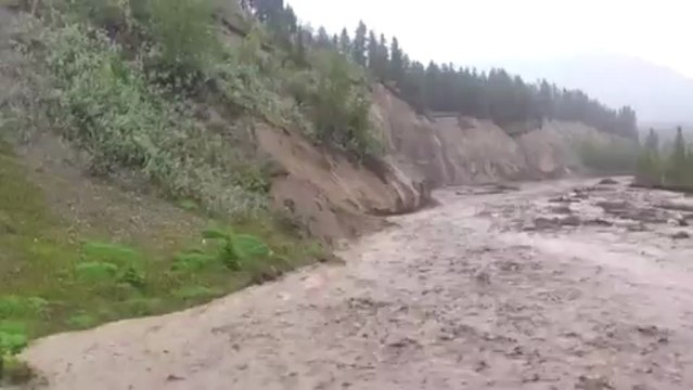 Rainfall and thunderstorm in Banff-Canmore area.