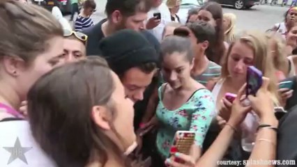 Rihanna & Harry Styles Romancing