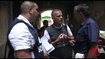 Napoli - Omicidio in Via dei Tribunali: tunisino ucciso sul ballatoio -1- (17.07.13)