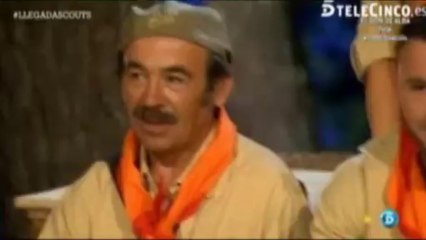 Esteban 'Gandia Shore' hace el simbolo Walls