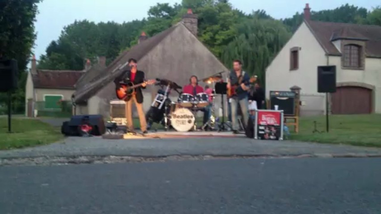 Don't Be Cruel par Richard Neale (Elvis Presley Cover)