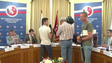 Navalny's Moscow mayoral bid in balance
