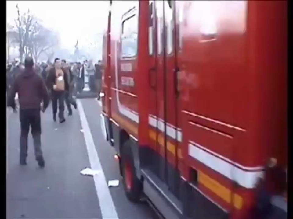 Paris (France) 17/03/2006  Manif CPE affrontements à Nation  © LTL News